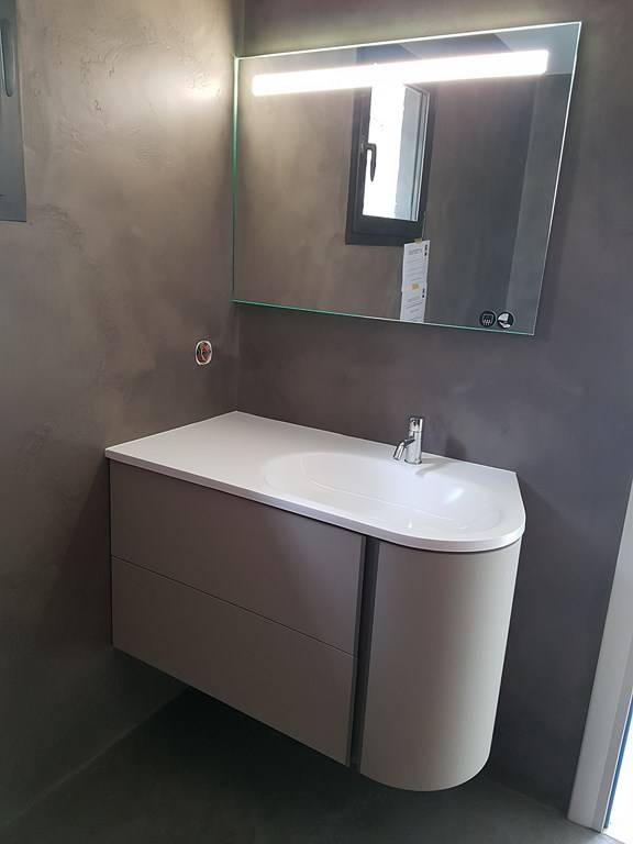 meuble vasque avec miroir lumineux sur la région lyonnaise