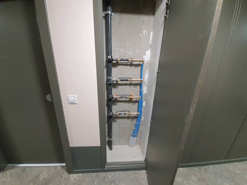 Chauffage central avec grande chaudière pour un immeuble de plusieurs appartements à Bourgoin Jallieu